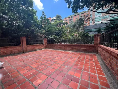 Apartamento Para Remodelar Oviedo En El Poblado Con Increible Terraza