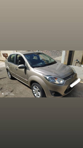 Ford Fiesta 1.6 Sedã Completo