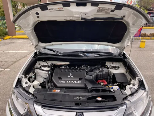 Mitsubishi Outlander 3.0 Kaiteki