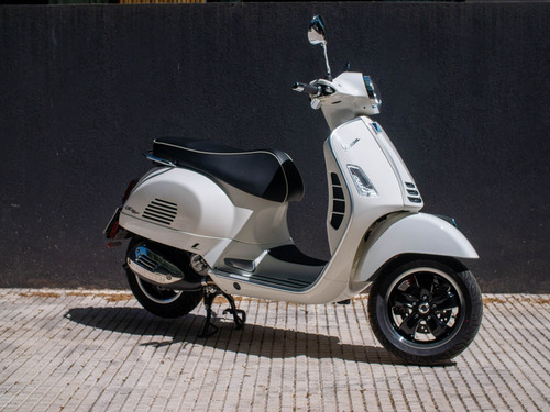 Imagen 22 de 25 de Vespa Gts Hpe Super 300 Blanca Entrega Inmediata