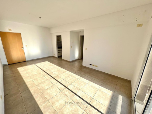 Imagen 3 de 12 de Venta De Departamento 2 Ambientes En El Edificio Punto Goya