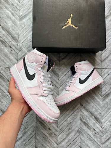 Tenis Jordan 1 Barely Rose Rosa Talla 23.5