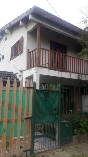 En Venta! Interesante Propiedad De 2 Plantas En Barrio Los Paraisos - Moreno | 2 Dormitorios | Patio |