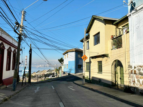 Amplia Propiedad Con 4 Casas Pya. Ancha