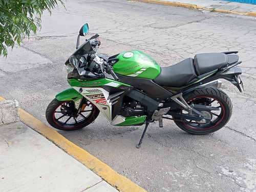 Moto Deportiva Color Verde 200cc