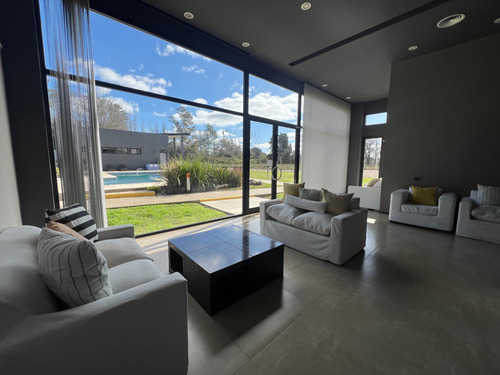 Exclusivo Depto En Venta En Carpinchos De Otamendi Luxury Residencial