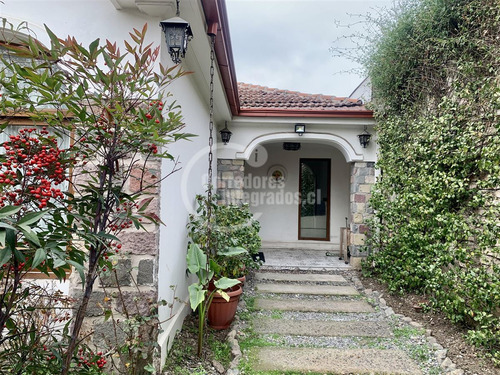 Casa En Venta De 3 Dorm. En Providencia