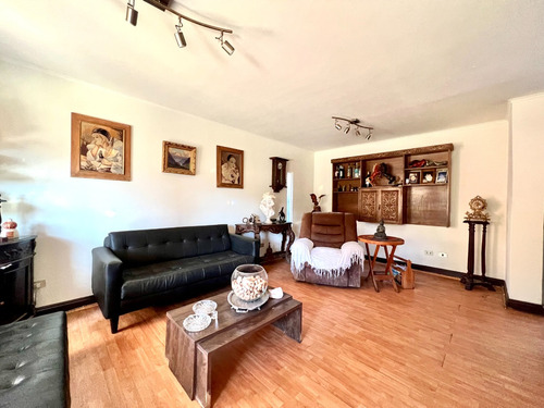 Barrio Gran Bretaña, Amplia Casa, 5d2b+servicio