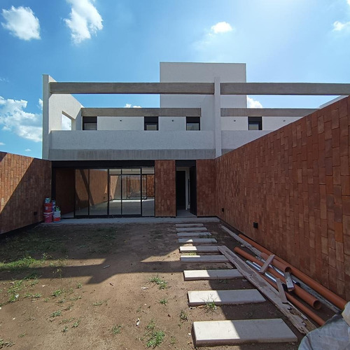 Imagen 3 de 21 de Duplex En Docta Barrio Cerrado