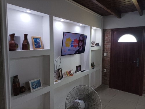 Local Comercial Y Casa De Dos Plantas