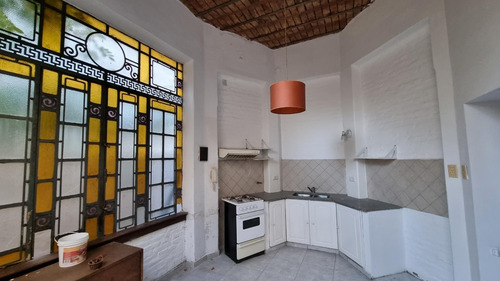Imagen 2 de 12 de Departamento Interno En Pb Calle 17 E/55 Y 56 - La Plata