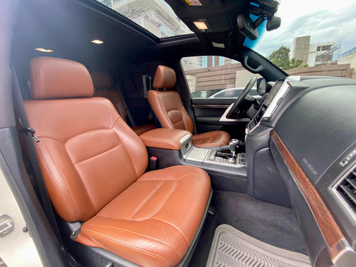 Imagen 5 de 15 de Toyota Land Cruiser Xv Americano