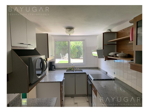 Imagen 11 de 27 de Alquiler Casa En Barrio Miraflores / Bayugar Negocios Inmobiliarios