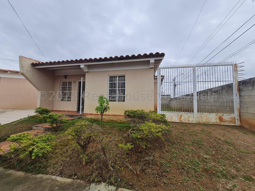 Imagen 15 de 30 de Casa En Venta En La Piedad Cabudare Lara, Conjunto Privado Con Vigilancia Las 24 Horas Del Dia, Numero De Contacto Teléfono: (0.4.2.4.5.9.3.7.5.4.2), Rent-a-house Centro Occidente Mls Código: 22-24898