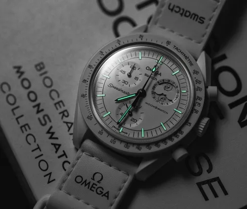 Relógio Swatch X Omega Moonswatch Moonphase Snoopy Branco