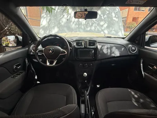 Renault Logan Life + Plus MT
