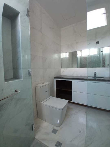 Imagen 16 de 17 de Vendo Apartamento 150m2 4h/4b/4p La Castellana