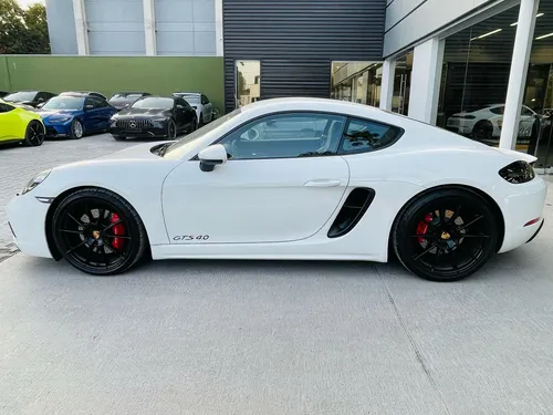 Porsche Cayman 2022