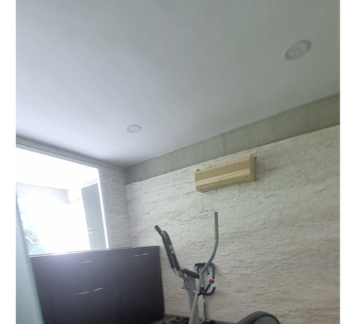 Se Vende Hermoso Ph Con Excelentes Acabados Remodelado En Lomas Del Sol Con Hermosa Terraza Piso Bajo Vista Epectacular. Jp