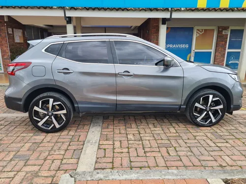 Nissan Qashqai Exclusive 2.0cc TP AA 4X2