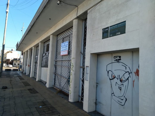 Imagen 3 de 9 de Excelente Local Loza Apta 2 Pisos Mas Zona Caseros