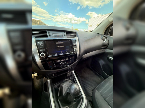 Nissan Navara 2.3D XE DIESEL 4X2 DOB.CAB. MT 4P