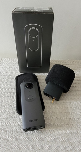 Câmera 360 Ricoh Theta V 4k + Kit Ta-1 Som Incrível 3d Top! (Usado)