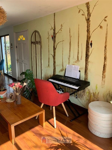 Casa En Venta De 3 Dormitorios En Las Condes