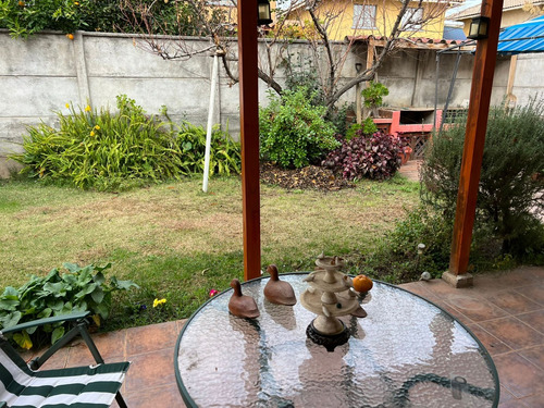 Comoda Casa Frente A Placita En Av San Juan