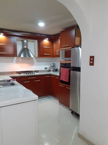 Imagen 5 de 13 de R.o En Venta Hermosa Y Cómoda Casa En Urbanización El Tamarindo, Barcelona
