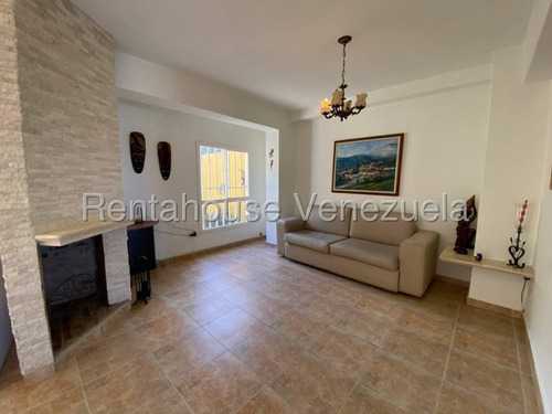 Casa En Venta En Alto Hatillo. Cecilia Gutierrez. 25-14886