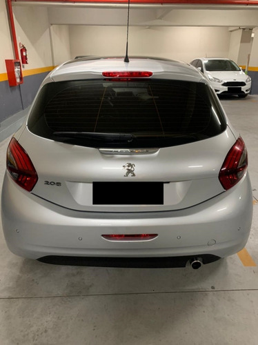 Peugeot 208 Feline 1.6 Sedan 5 Puertas