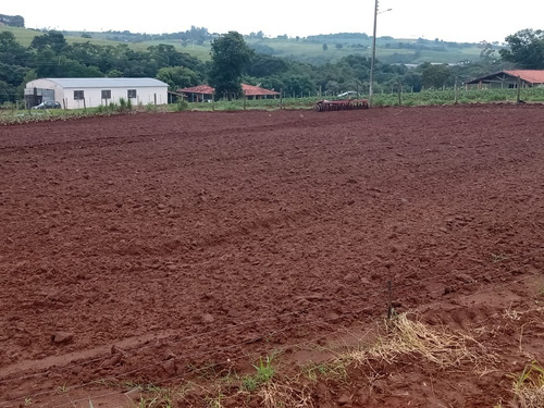 Sítio 5,5 Alqueires Rico Em Agua,localização Nobre,2 Casas Boas,4 Dorms Cada,4 Kms Do Asfalto,terra Fértil,vermelha,muitas Benfeitorias - St00053 - 69181042