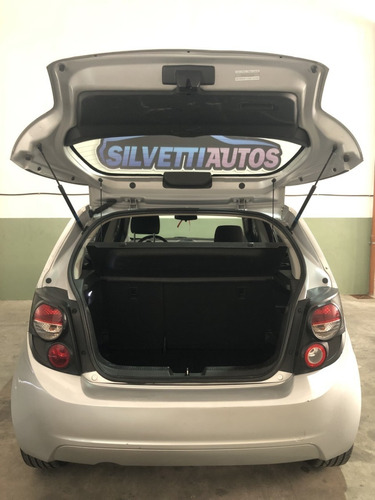 Imagen 15 de 17 de Chevrolet Sonic Lt 2013