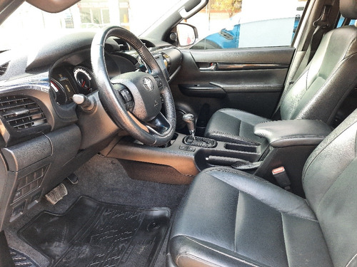 Imagen 18 de 20 de Toyota Hilux 2019 2.8 Cd Srx 177cv 4x4 At