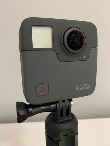 Câmera Gopro Fusion 360° Com Cartões Sandisk.