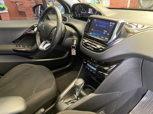 Peugeot 208 1.2t Allure 5p Aut