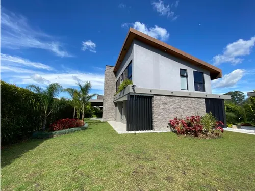 Hermosa Casa Para La Venta En Llanogrande