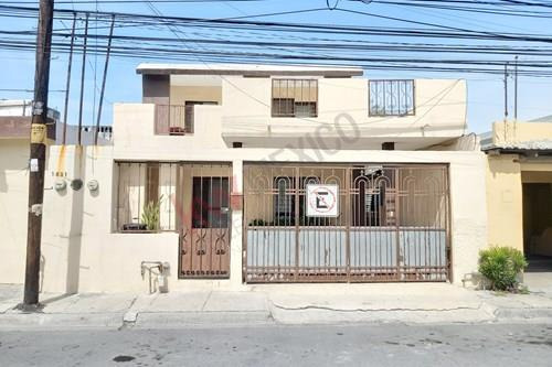 Casa Venta Col. Buenos Aires, Monterrey, N.l., Amplios Espacios