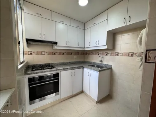 Apartamento En Modelia Occidental Rah Co: 25-142