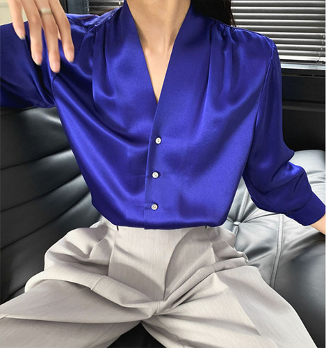 Elegante Camisa Plisada De Satén Con Cuello En V Para Mujer