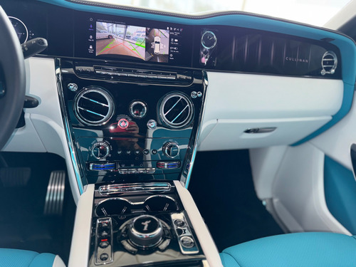 Rolls Royce Cullinan 2025
