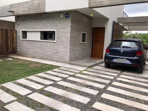 Imagen 13 de 16 de Vendemos Duplex En City Bell Calle 480 Y 29