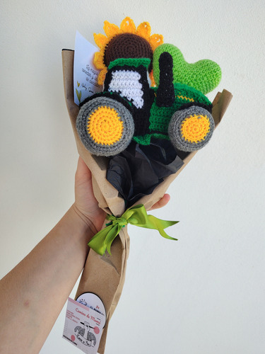 Ramo Para Regalar, Tractor Con Girasol A Crochet