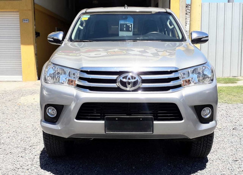 Toyota Hilux 2.8 Cd Srv 177cv 4x4 2017