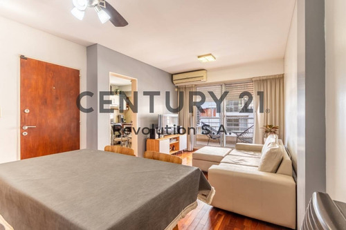 Imagen 3 de 16 de Vendo Departamento,2 Dormitorios Con Balcón Al Frente Y Cochera. Barrio Lourdes