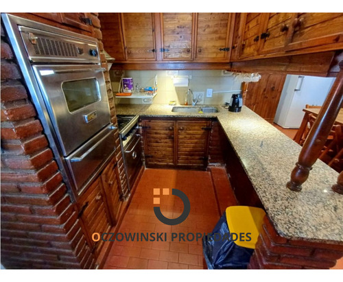 Chalet + Locales A La Venta En Block (villa Gesell)
