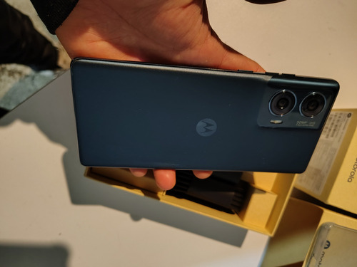 Smartphone Celular Motorola Edge 50 Fusion 8 +4 Gb Ram + 256gb De Almacenamiento Color Forest Blue (Usado)