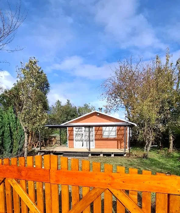 Imagen 1 de 14 de Arriendo Casa 2d-1b Lenca A Orilla De La Carretera Austral