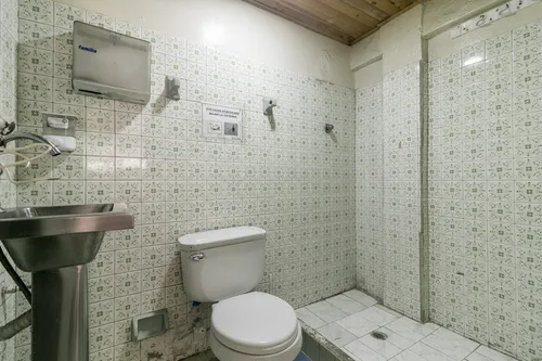 Bodega En Venta En Comuneros. Cod V1038523